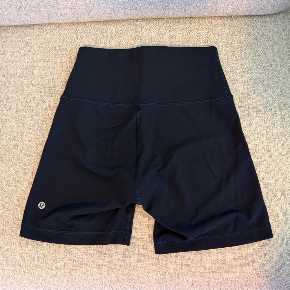 Lululemon Wunder Train Contour Fit High-Rise Shorts 6” in True Navy